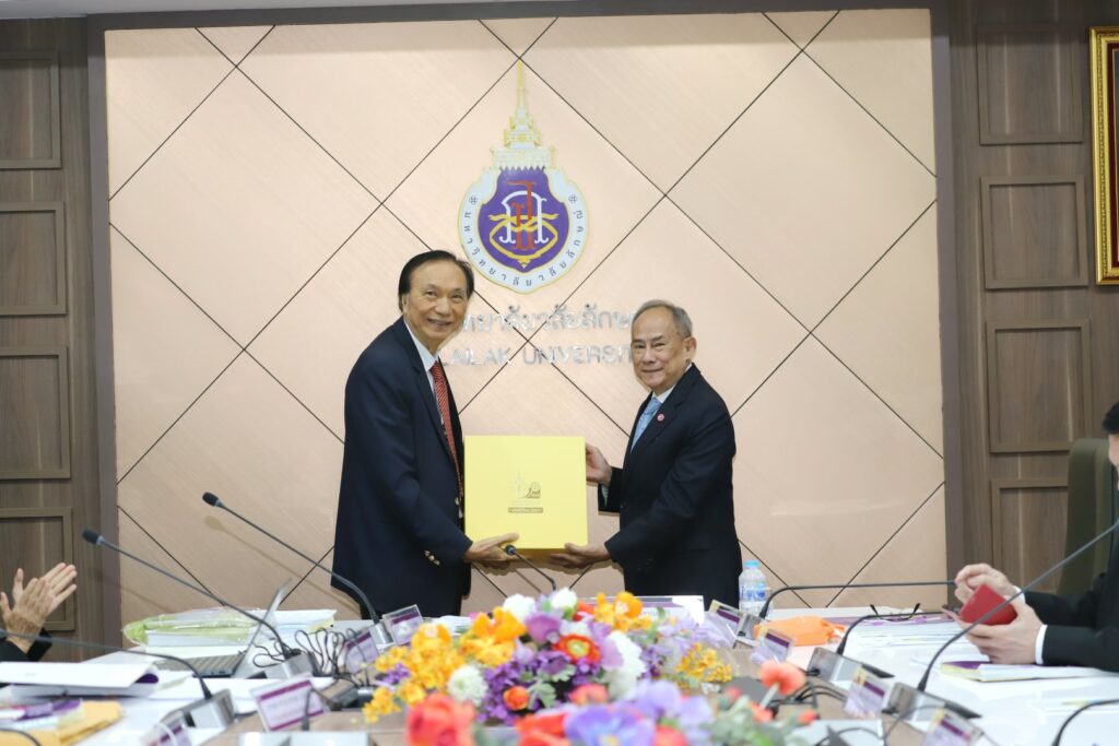 ประชุมสภาฯ 1-2567-8 (Large)