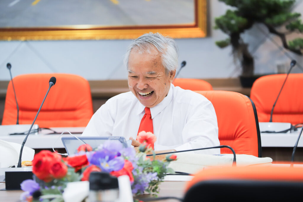 ประชุมสภา 8-2567 (2)