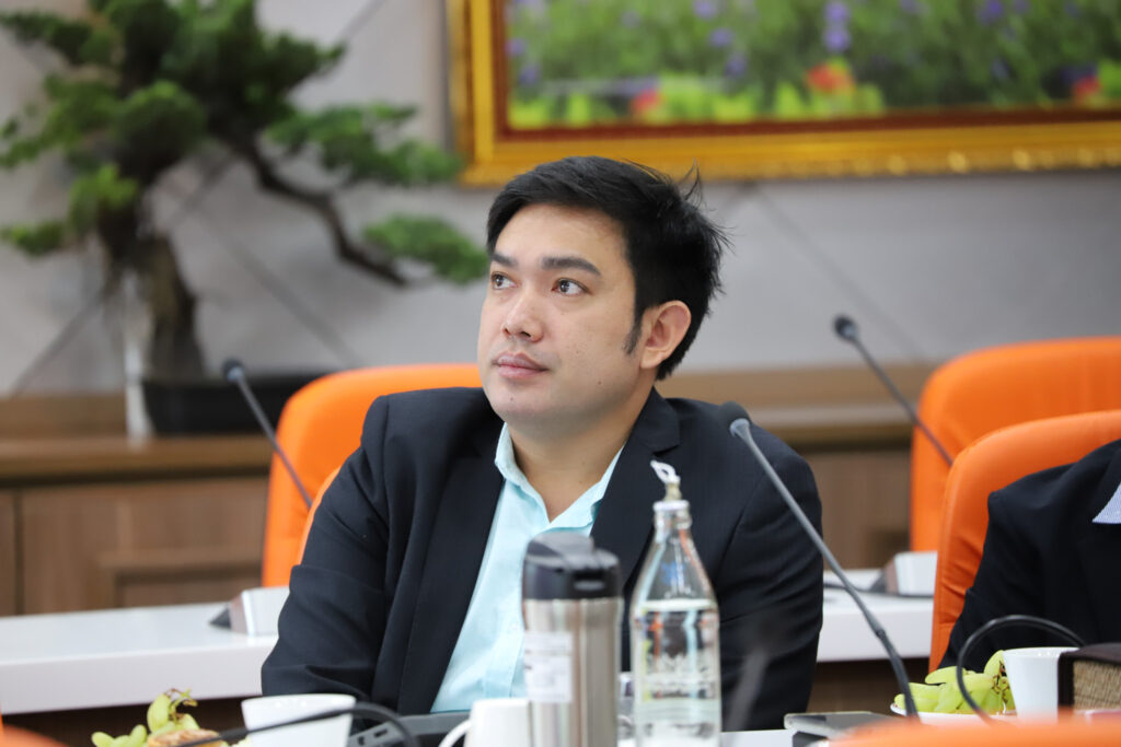 ประชุมสภาฯ 2-68-10