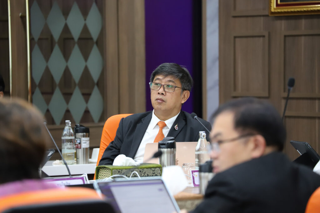 ประชุมสภาฯ 2-68-12