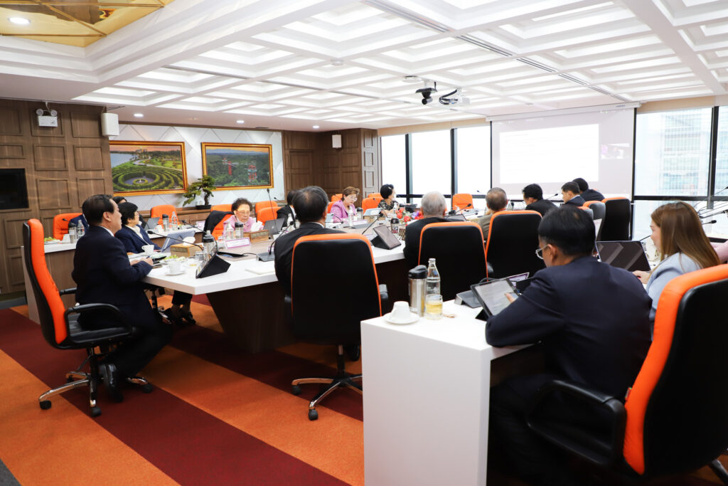 ประชุมสภาฯ 2-68-14