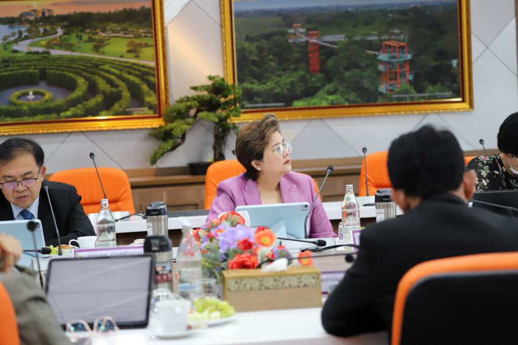 ประชุมสภาฯ 2-68-9